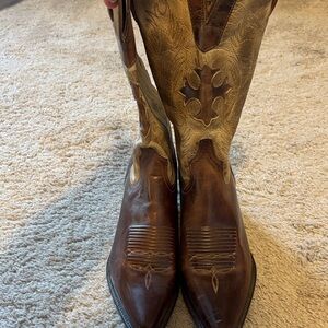 Western Heritage Brown and Tan Cowboy Boots